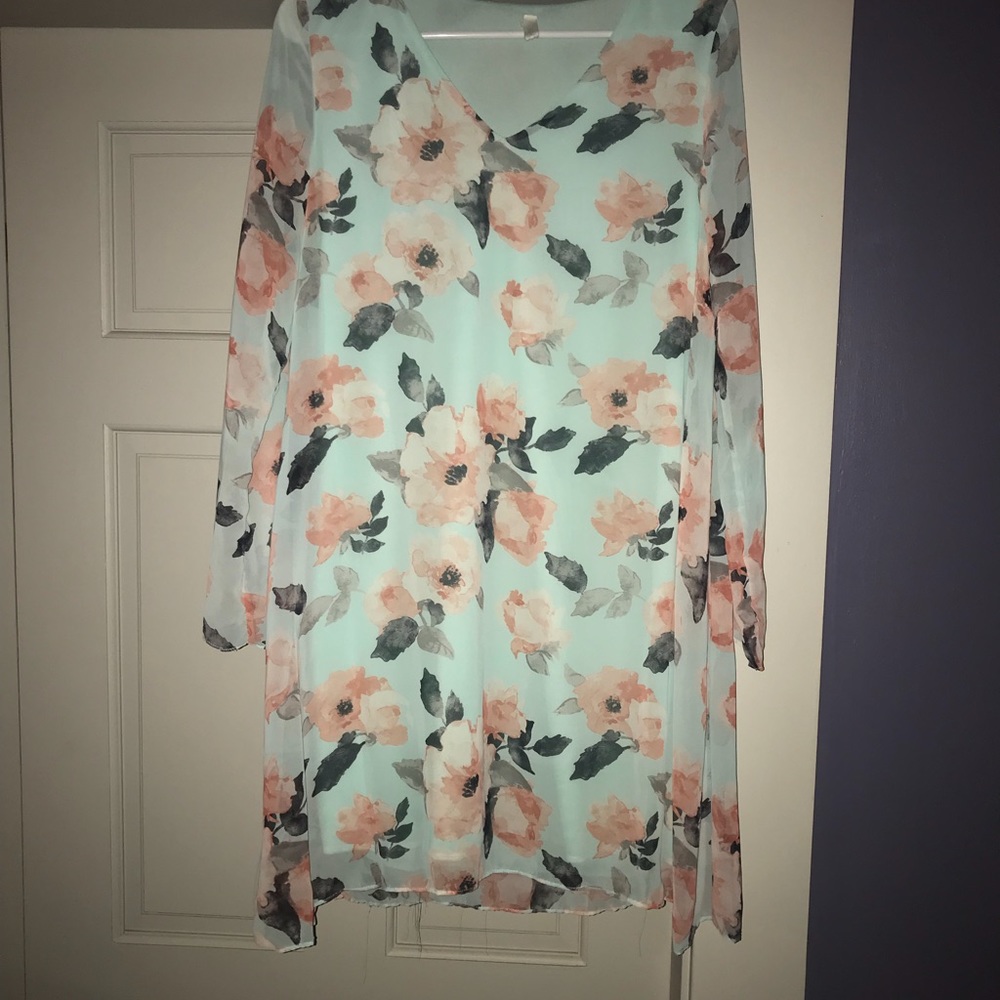 Maternity dress size small